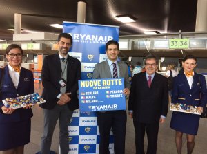 cwrxzdaweaiugo6-jpg-large